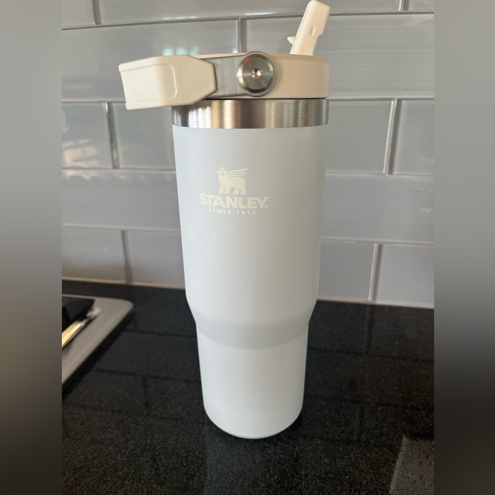 Stanley 30 oz Straw Flip-Lid